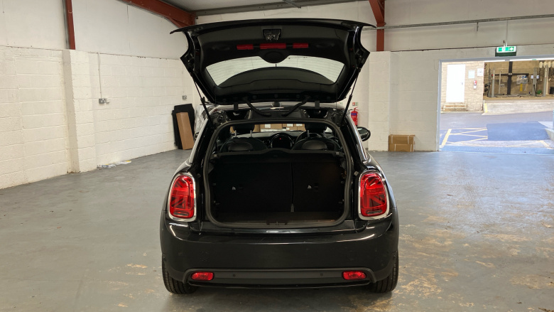 MINI Hatchback 135kW Cooper S Level 3 33kWh 3dr Auto Electric Hatchback